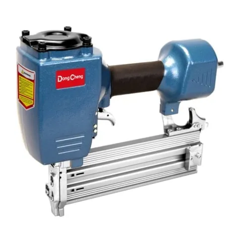 Súng bắn đinh bê tông DongCheng D02-ST64C Làm bằng chất liệu chịu lực tốt, chống biến dạng khi bị tác động mạnh