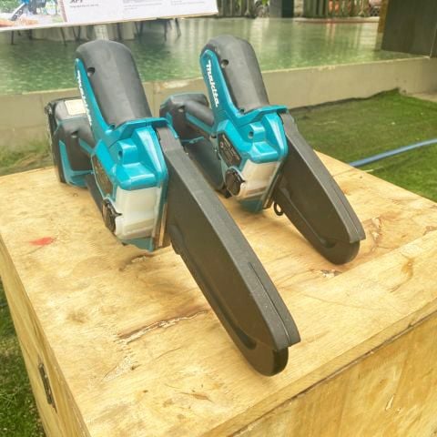 Máy cưa xích dùng pin Makita DUC150Z01 chiều dài lam 150mm, độ dài cắt lên đến 161mm