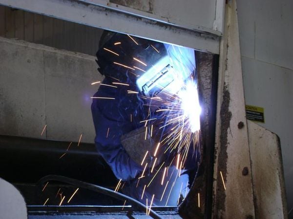 Cách thức hoạt động của máy hàn que và nguyên lí quá trình hàn