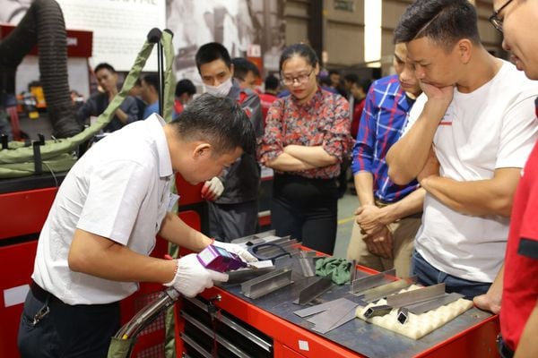 Máy Hàn Laser Hồng Ký HK-LA 1500 Mini - Chuyên Gia Kim Loại Mỏng