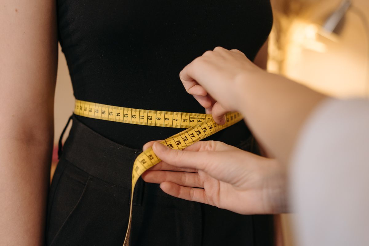 Đo số đo cơ thể để chọn size áo đồng phục chuẩn