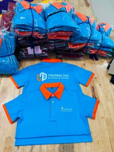 polo xanh cobalt bo cam truong hai windoors 2 mat